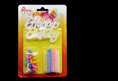 プラスチック花のホールダーが付いている螺線形の誕生日の蝋燭