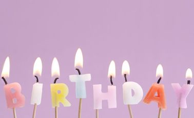 100%パラフィン手紙の誕生日は誕生日おめでとう党装飾のための滴りの良否を明りにすかして調べません